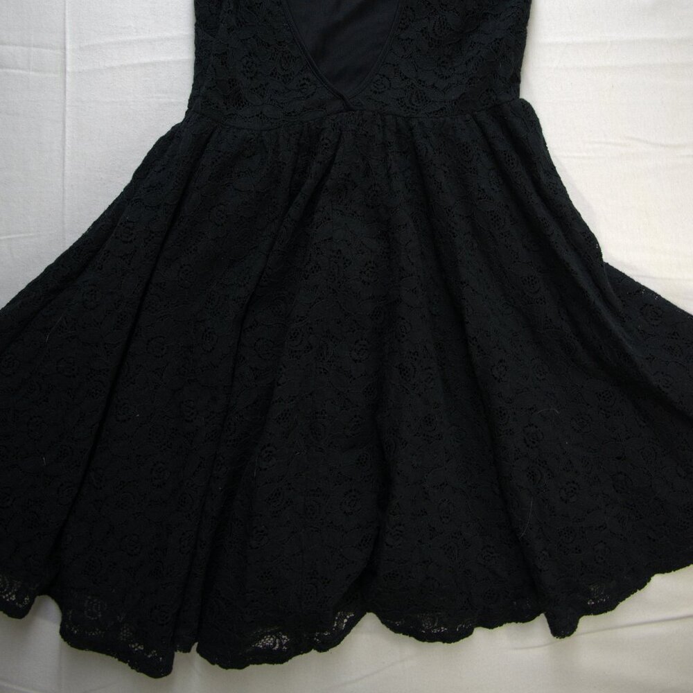 Little Black Lacey Backless Dress - Picture 6 of 8